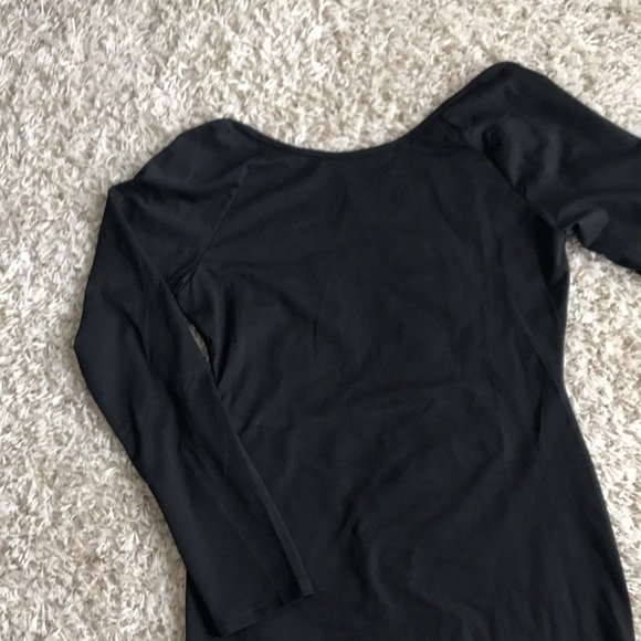 Backless dress - Picture 2 of 5